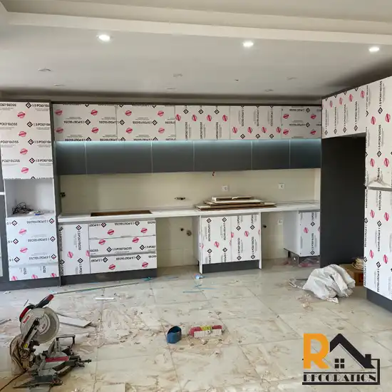 هر آنچه برای اجرای کابینت هایگلاس مات باید بدانید!